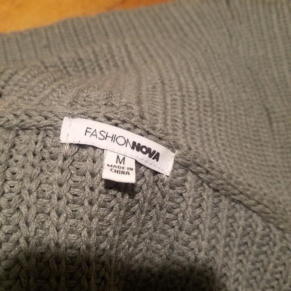 Off the shoulder sweater - Picture 3 of 3